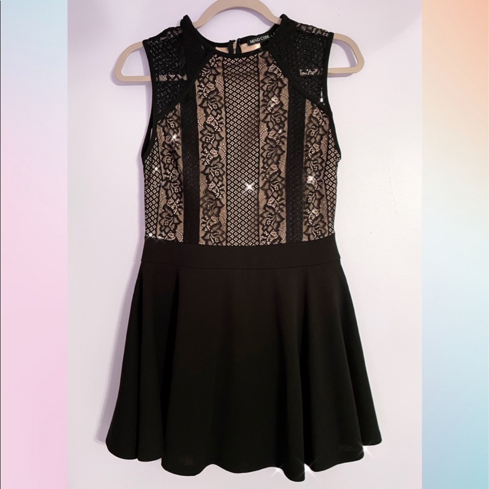 Sleeveless Lace Black Dress